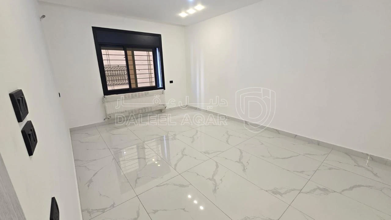 شقة في البنيات - قريب مدارس الحصاد - 93,000 دأ - صورة 1